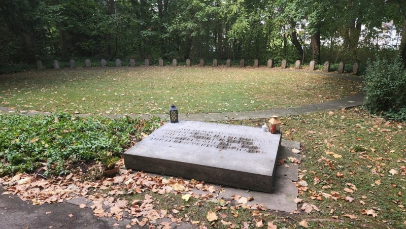 Cologne-Southern-Cemetery-Lihi-Laszlo-Sep-2022_10