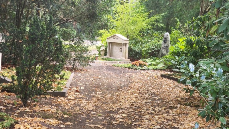 Cologne-Southern-Cemetery-Lihi-Laszlo-Sep-2022_12