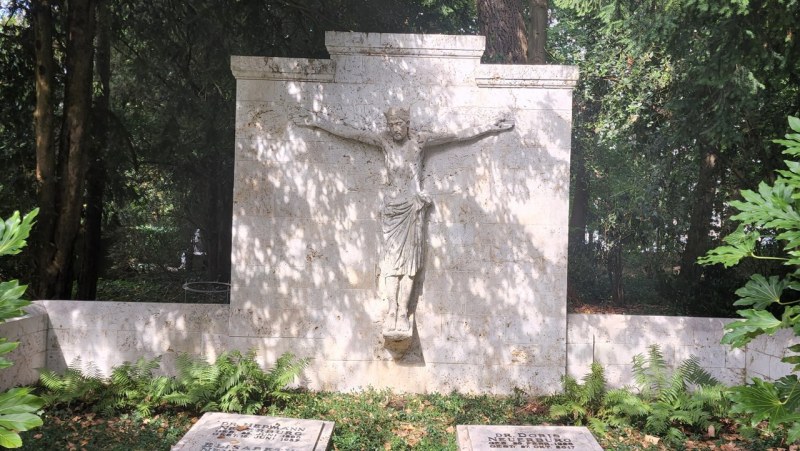 Cologne-Southern-Cemetery-Lihi-Laszlo-Sep-2022_14