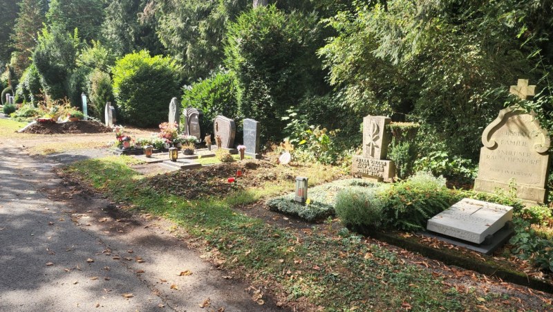 Cologne-Southern-Cemetery-Lihi-Laszlo-Sep-2022_17