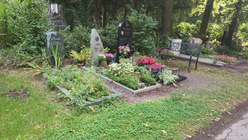 Cologne-Southern-Cemetery-Lihi-Laszlo-Sep-2022_18