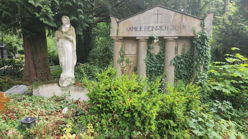 Cologne-Southern-Cemetery-Lihi-Laszlo-Sep-2022_22