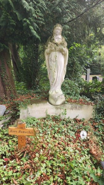 Cologne-Southern-Cemetery-Lihi-Laszlo-Sep-2022_24-rotated