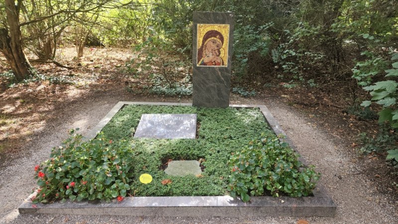 Cologne-Southern-Cemetery-Lihi-Laszlo-Sep-2022_25