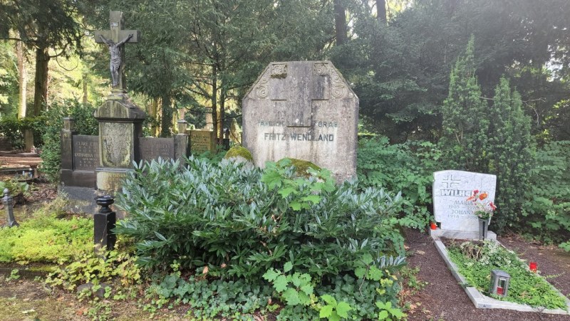 Cologne-Southern-Cemetery-Lihi-Laszlo-Sep-2022_30