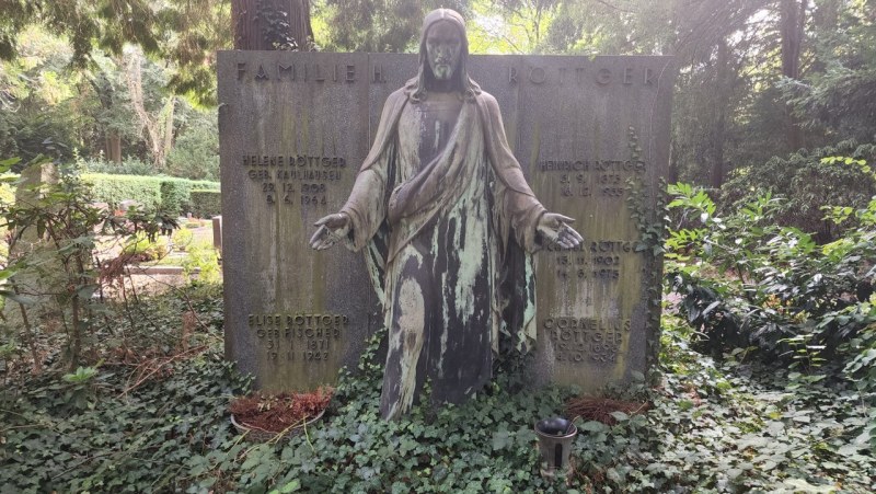 Cologne-Southern-Cemetery-Lihi-Laszlo-Sep-2022_32