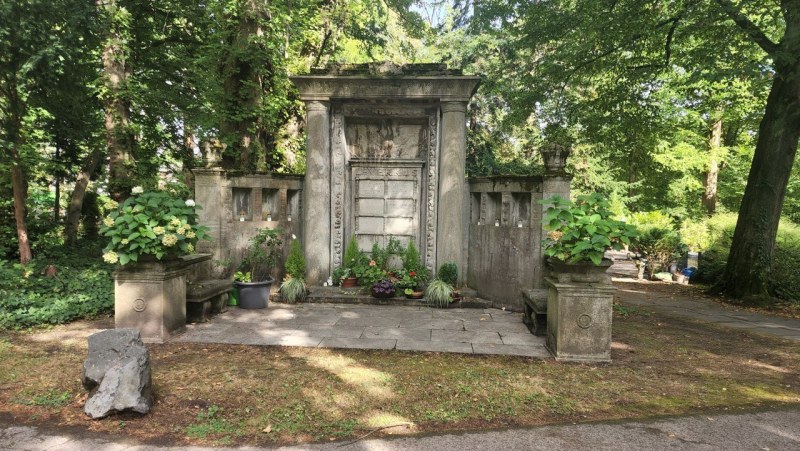 Cologne-Southern-Cemetery-Lihi-Laszlo-Sep-2022_35