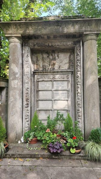 Cologne-Southern-Cemetery-Lihi-Laszlo-Sep-2022_36-rotated