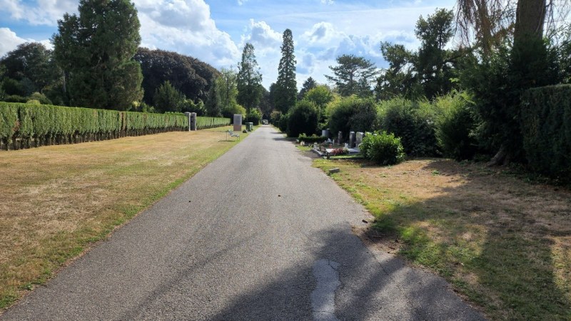 Cologne-Southern-Cemetery-Lihi-Laszlo-Sep-2022_52