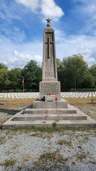 Cologne-Southern-Cemetery-Lihi-Laszlo-Sep-2022_59-rotated