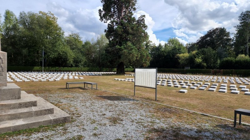 Cologne-Southern-Cemetery-Lihi-Laszlo-Sep-2022_61