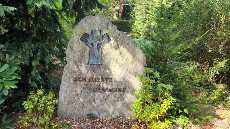 Cologne-Southern-Cemetery-Lihi-Laszlo-Sep-2022_75