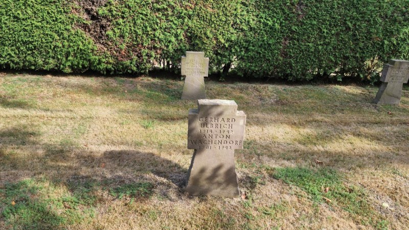 Cologne-Southern-Cemetery-Lihi-Laszlo-Sep-2022_80