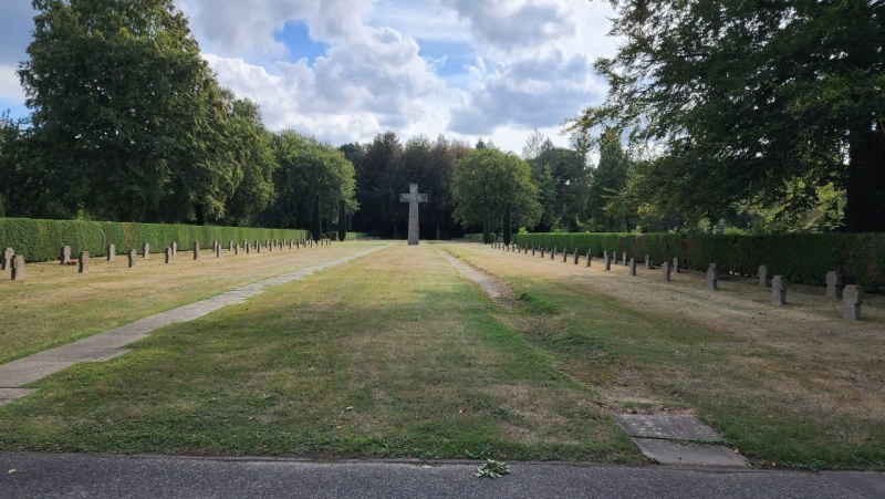 Cologne-Southern-Cemetery-Lihi-Laszlo-Sep-2022_84