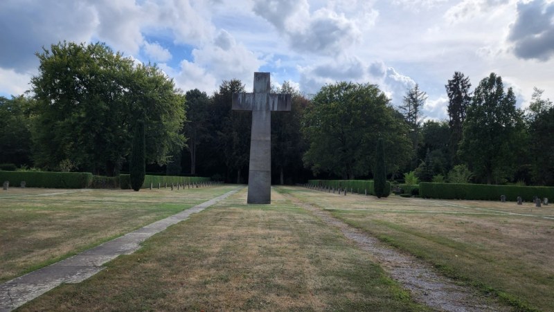 Cologne-Southern-Cemetery-Lihi-Laszlo-Sep-2022_87