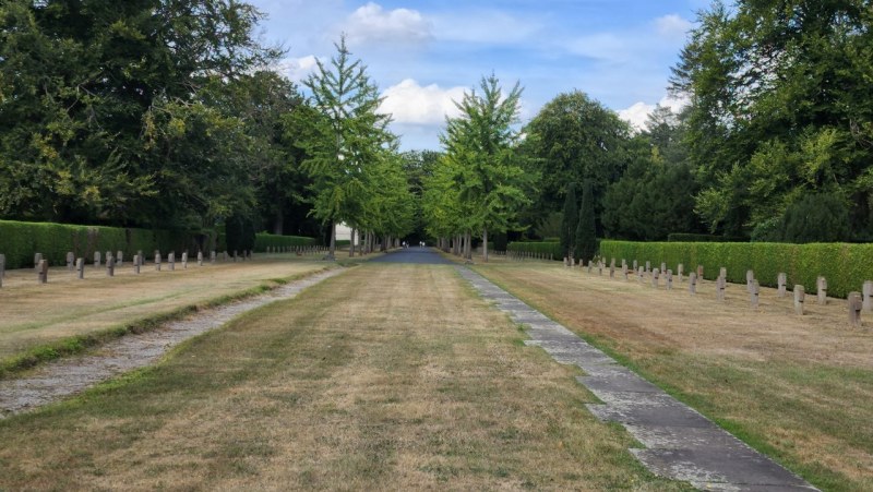 Cologne-Southern-Cemetery-Lihi-Laszlo-Sep-2022_93